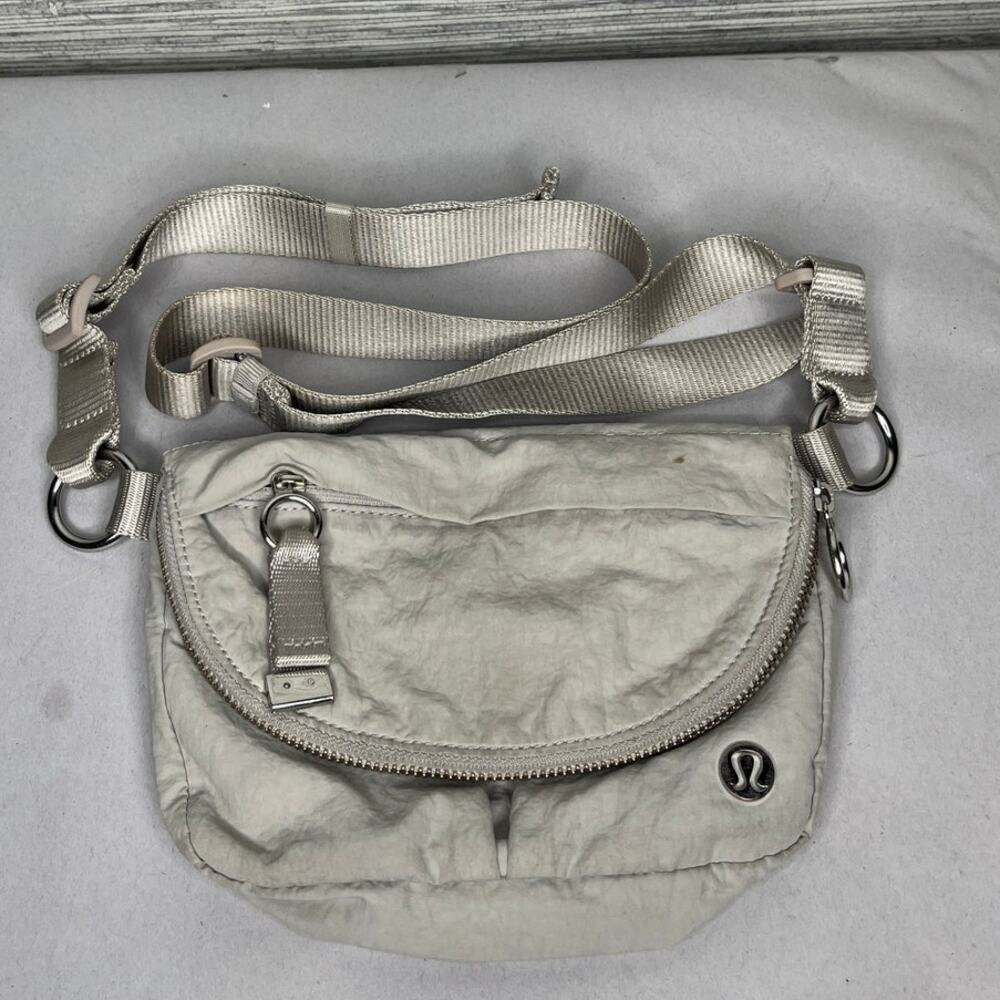 Lululemon Silver Drop All Night Festival Bag / Size-OS